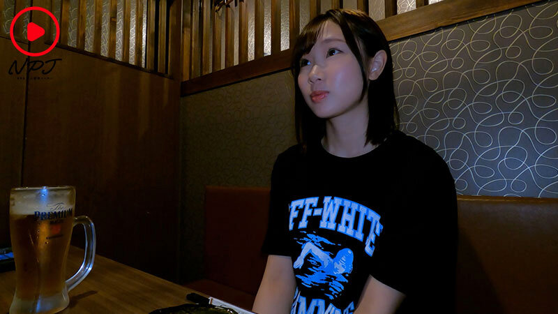 「【かえで】美乳女子大生がAVデビュー!20歳の素人娘とハメ撮り中出しドキュメント」のサンプル画像4枚目