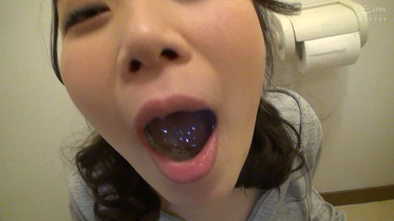 「【素人美少女】野外露出フェラ個撮映像!どこでも大胆にご奉仕する美女11人の過激プレイ集」のサンプル画像20枚目