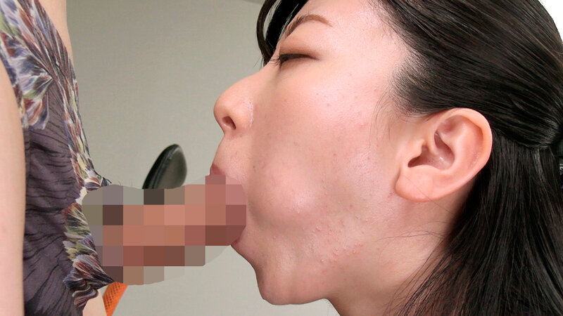 「【お姉さん系痴女】ち○ぽ大好きエロカワ美女の極上フェラ&手コキテクニックが凄すぎる」のサンプル画像3枚目