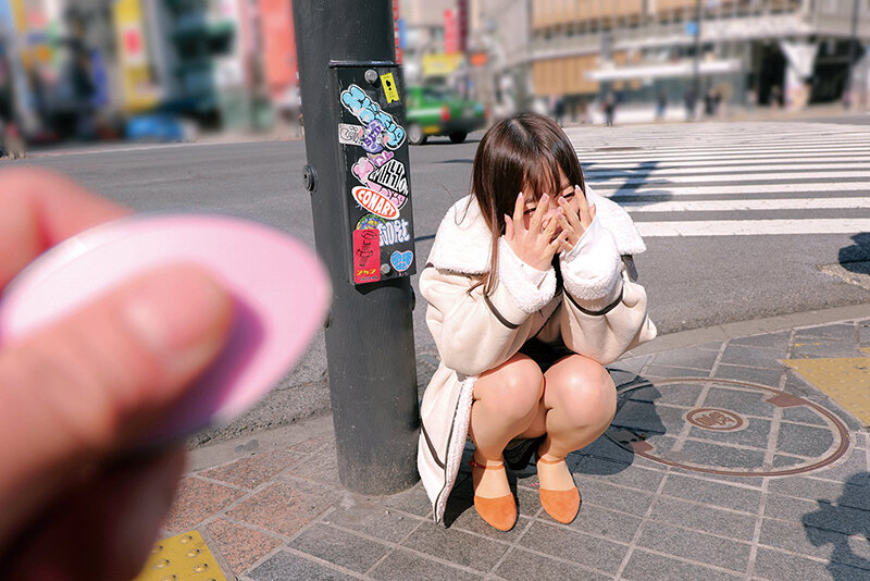 「【素人美少女】野外リモコンバイブ散歩で羞恥プレイ初体験！我慢できず絶頂＆中出しセックス」のサンプル画像6枚目