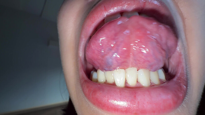 「【湊波流】素人お姉さんをナンパ！舌ブラシで汚舌苔採取する個人撮影動画」のサンプル画像6枚目