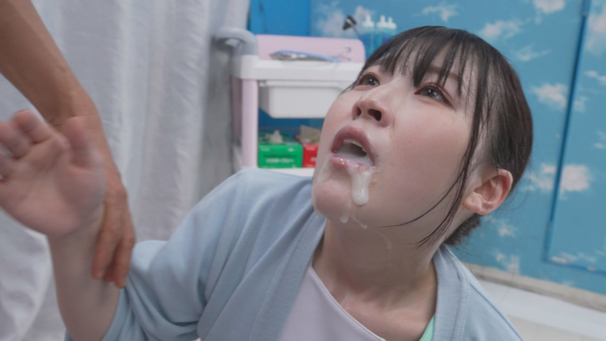 「現役看護師がお口のみで包茎皮むき治療に挑戦!皮に包まれた勃起チ○ポがねっとり舌技でズル剥け!産まれて初めて出てきた亀頭の先から無許可射精がドピュドピュ止まらない!!撮って出し!マジックミラー号~ほのか編~」のサンプル画像4枚目