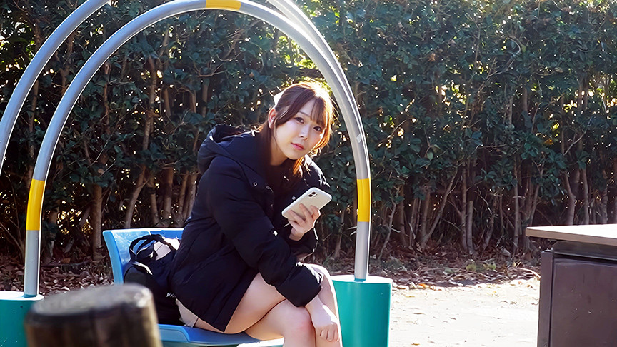 「【素人】街で見かけた美人お姉さんに誘惑されて口でご奉仕してもらった体験談【フェラ】」のサムネイル