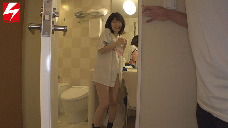 「【素人美少女】Gカップ巨乳のコスプレ娘とハメ撮り中出しセックス!フェラも絶品の野球ファン美女」のサンプル画像3枚目