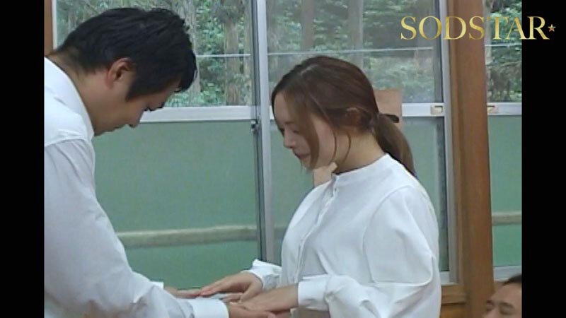 「小倉由菜が3P・4Pで白目絶頂!中出しされて失神する過激プレイ動画」のサンプル画像10枚目