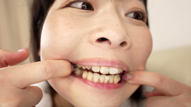 「【原美織】素人お姉さんをナンパ！変態男の舌フェチリクエストに応える個人撮影動画」のサンプル画像15枚目