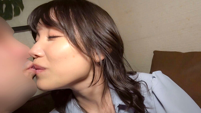 「岬さくら 巨乳巨尻の清楚お姉さんとハメ撮り中出し！プライベート感満載の二人きりお泊まり映像」のサンプル画像2枚目