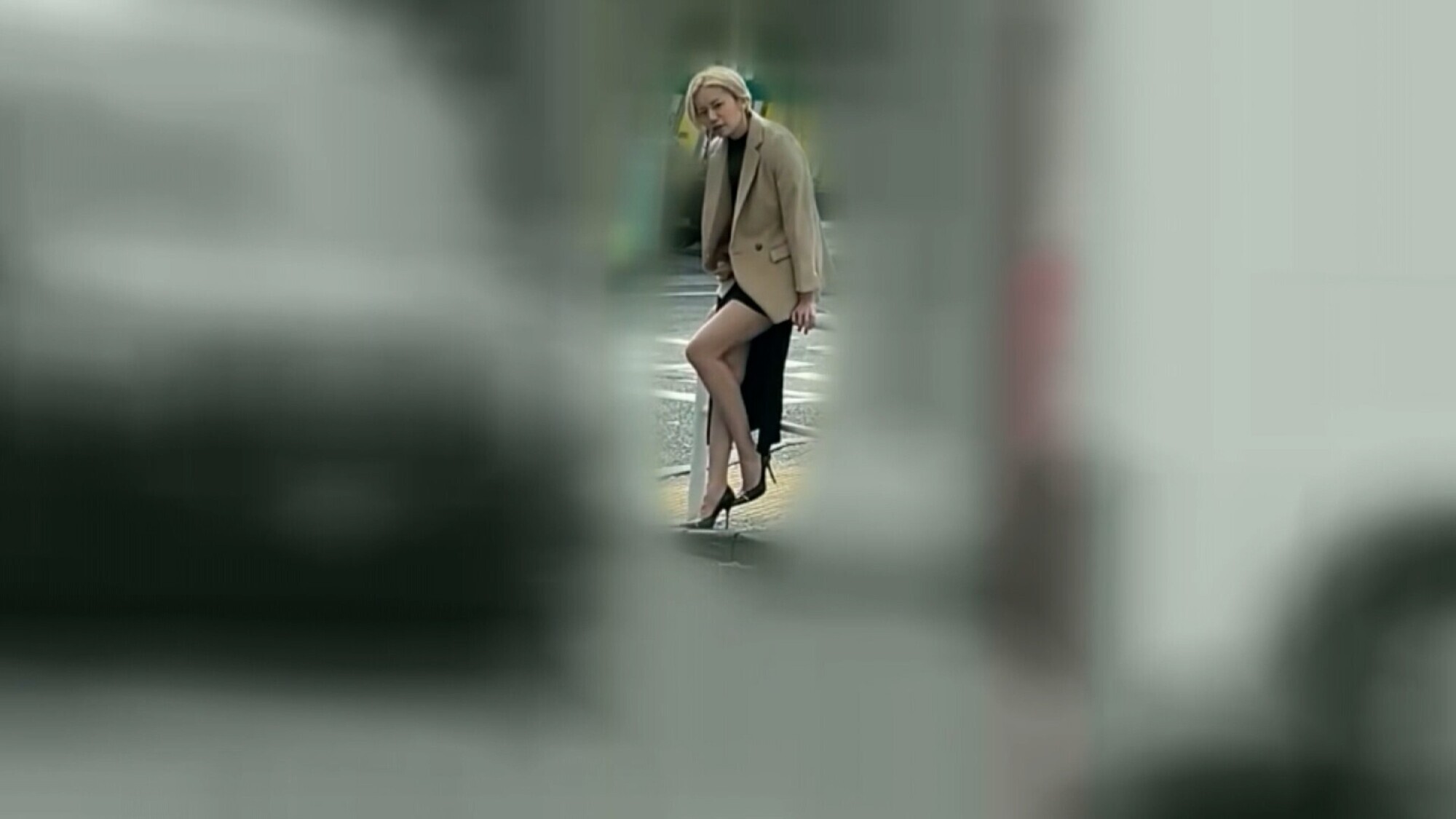 「リモバイ散歩！街中で4人の女と絶頂恥●プレイ！ VOL.2」のサンプル画像19枚目