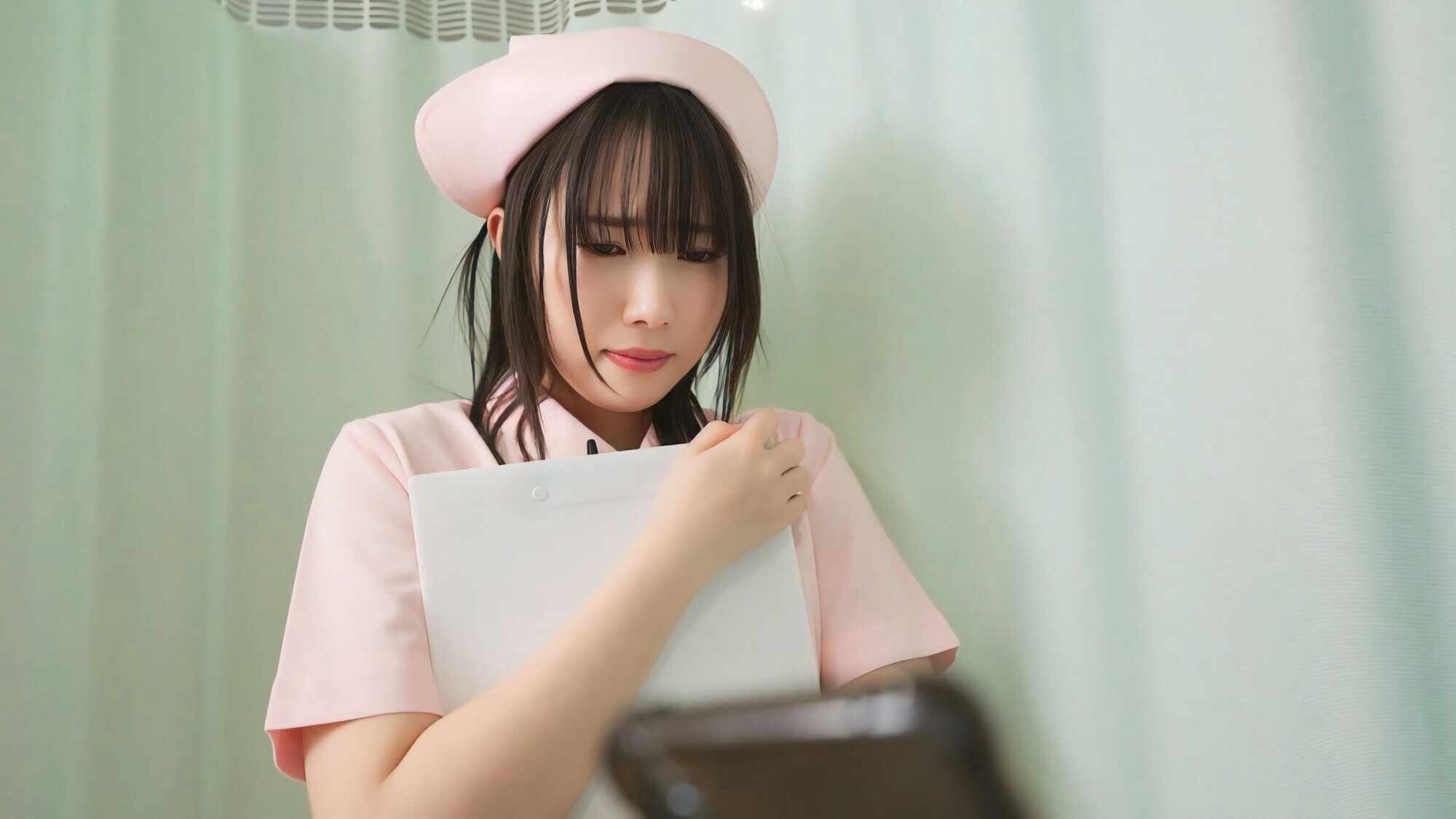 「廃業する病院に派遣された研修生～明るく元気な研修生がメス堕ちするまで～」のサンプル画像2枚目