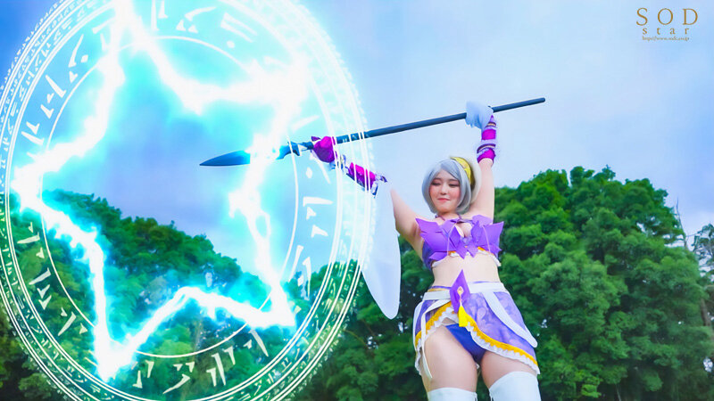 「恋渕ももなが爆乳コスプレで魅せる異世界ファンタジー!巨乳フェチ必見の濃厚プレイ」のサンプル画像4枚目