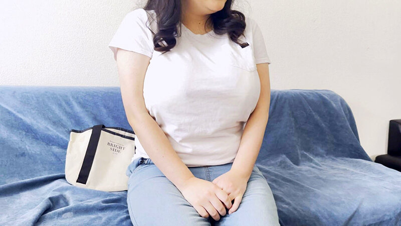 「もなみのLカップ爆乳パイズリが凄い!ぽっちゃり素人ドM娘の超乳ご奉仕プレイ」のサンプル画像2枚目