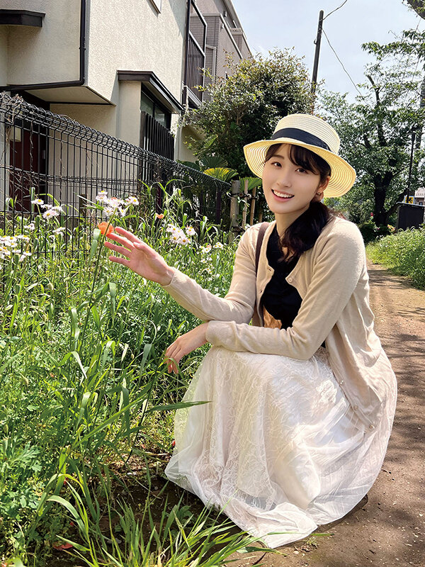 「沙月ふみの 美乳人妻と不倫旅行で顔射＆中出し 31歳熟女の背徳セックス」のサムネイル