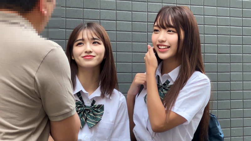 「素人ナンパ すみれ＆ひまり 制服コスプレ美女と3P即ハメ中出し乱交プレイ」のサムネイル