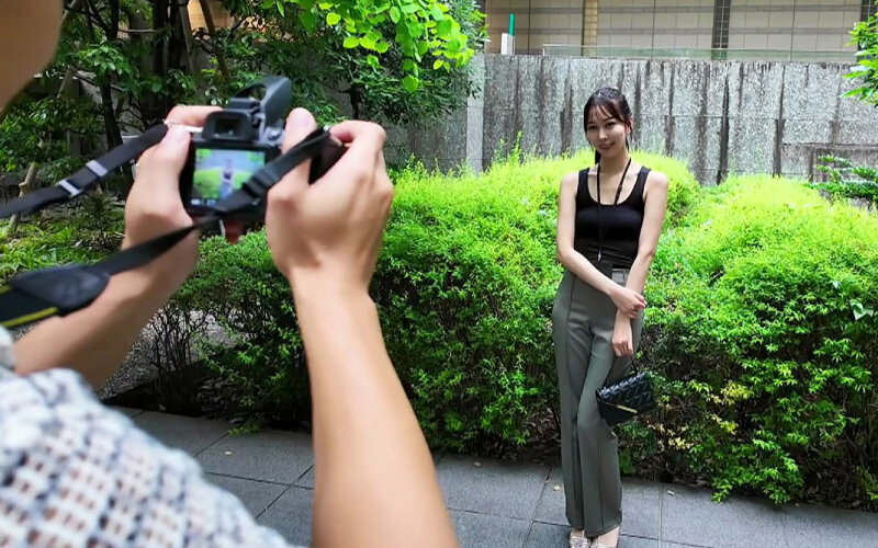 「【素人OL】品川で美女をナンパ!オシャレなお姉さんを即ハメする街角キャッチ動画」のサンプル画像9枚目