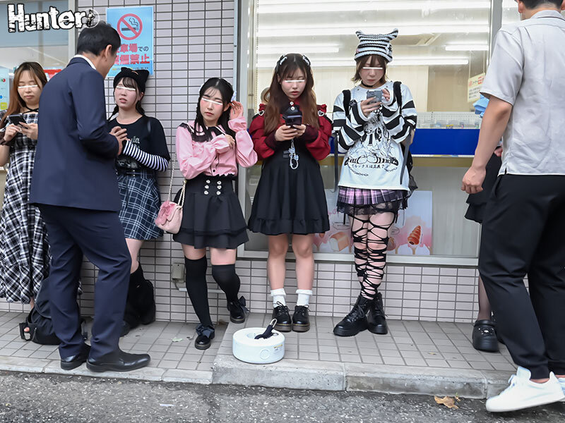 「【素人ビッチ】地雷系女子との援交体験！手コキ・フェラ・騎乗位で奉仕する立ちんぼ娘たち」のサンプル画像2枚目