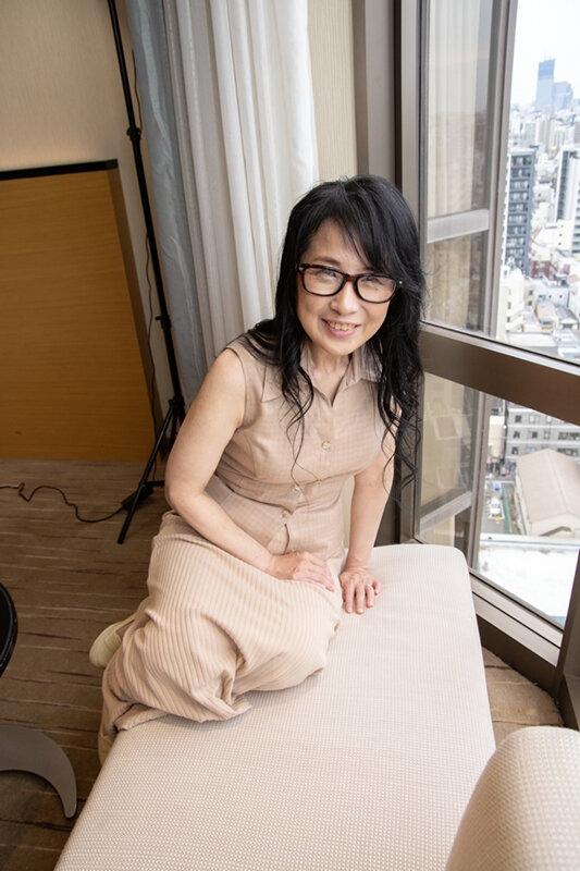 「【素人熟女】60歳人妻の本気浮気ハメ撮り！巨乳規子さんの情熱セックス第2弾」のサンプル画像2枚目