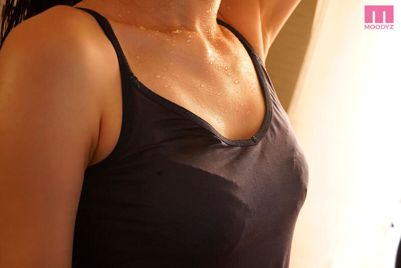 「宮下玲奈が汗だく密着で責める痴女プレイ!美脚お姉ちゃんの止まらない誘惑がたまらない」のサムネイル