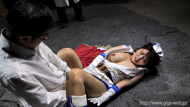 「新村あかり 女戦士コスプレで魔法少女に変身！恥辱の戦闘シーン満載の特撮風AVが話題」のサンプル画像19枚目