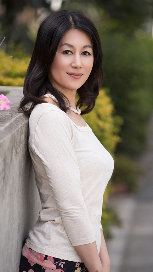 「【熟女女優】母と息子の禁断の関係を描く近親相姦ドラマ|人気熟年シリーズ傑作選」のサンプル画像2枚目