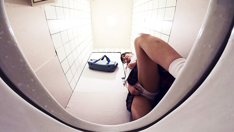 「素人女子校生の下校中オナニー流出動画｜パンチラ＆局部アップで発情期の恥ずかしい姿を激写」のサンプル画像8枚目