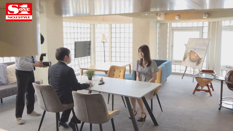 「河北彩花のハメ撮り密着ドキュメント｜スレンダー美女に即ハメ＆フェラで迫る緊張感MAX映像」のサンプル画像9枚目