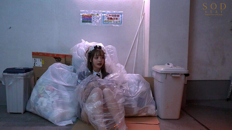 「小倉由菜がメイド風ラブドールに!イラマチオご奉仕で魅せるドール系プレイが話題」のサンプル画像4枚目