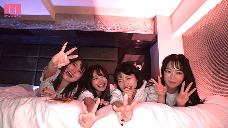 「倉本すみれ・松本いちか・枢木あおい・百瀬あすかの小悪魔美少女4人ハーレム中出し痴女プレイでM男を責める」のサンプル画像10枚目