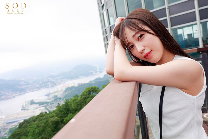 「【小湊よつ葉】元アイドルAV女優のハメ撮り&野外露出ドキュメント!カーセックスや4Pで魅せる非日常セックス」のサンプル画像5枚目