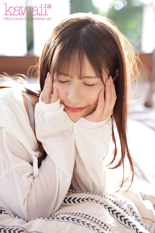 「森玲奈AVデビュー!巨乳美少女の現役女子大生が顔射に挑戦する衝撃作品」のサンプル画像2枚目