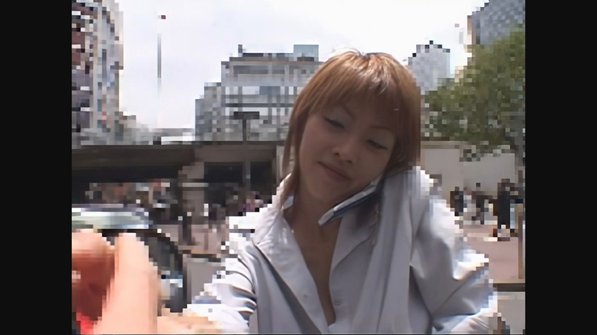 「【桜田さくら】大都会で魅せる過激露出プレイ!野外羞恥の興奮体験【露出系AV】」のサンプル画像11枚目